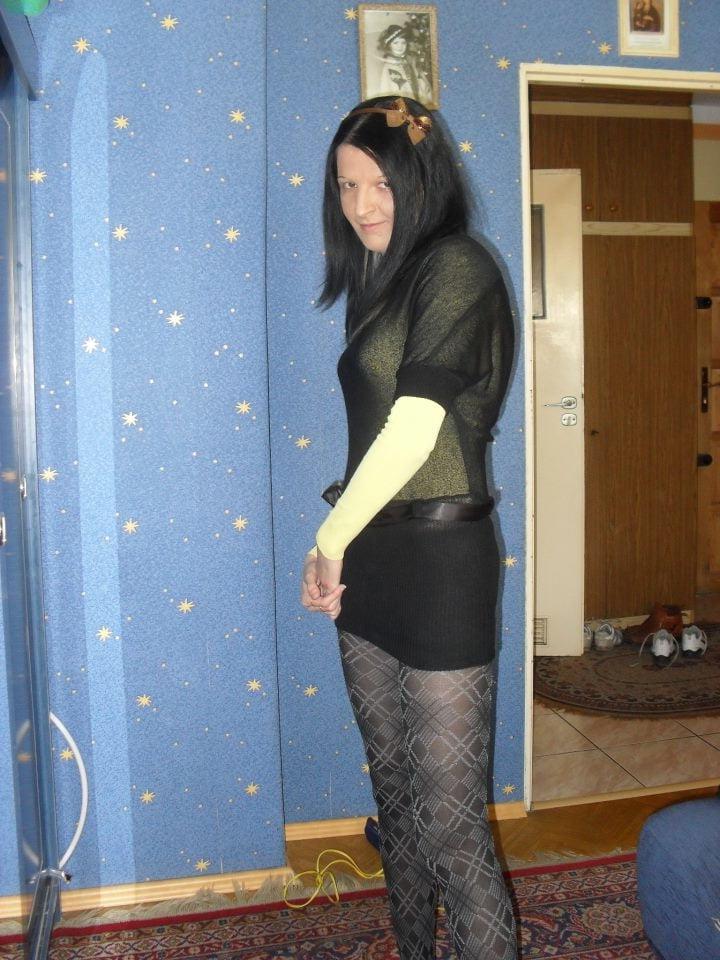 25P sexy females in tights pantyhose nylons 36