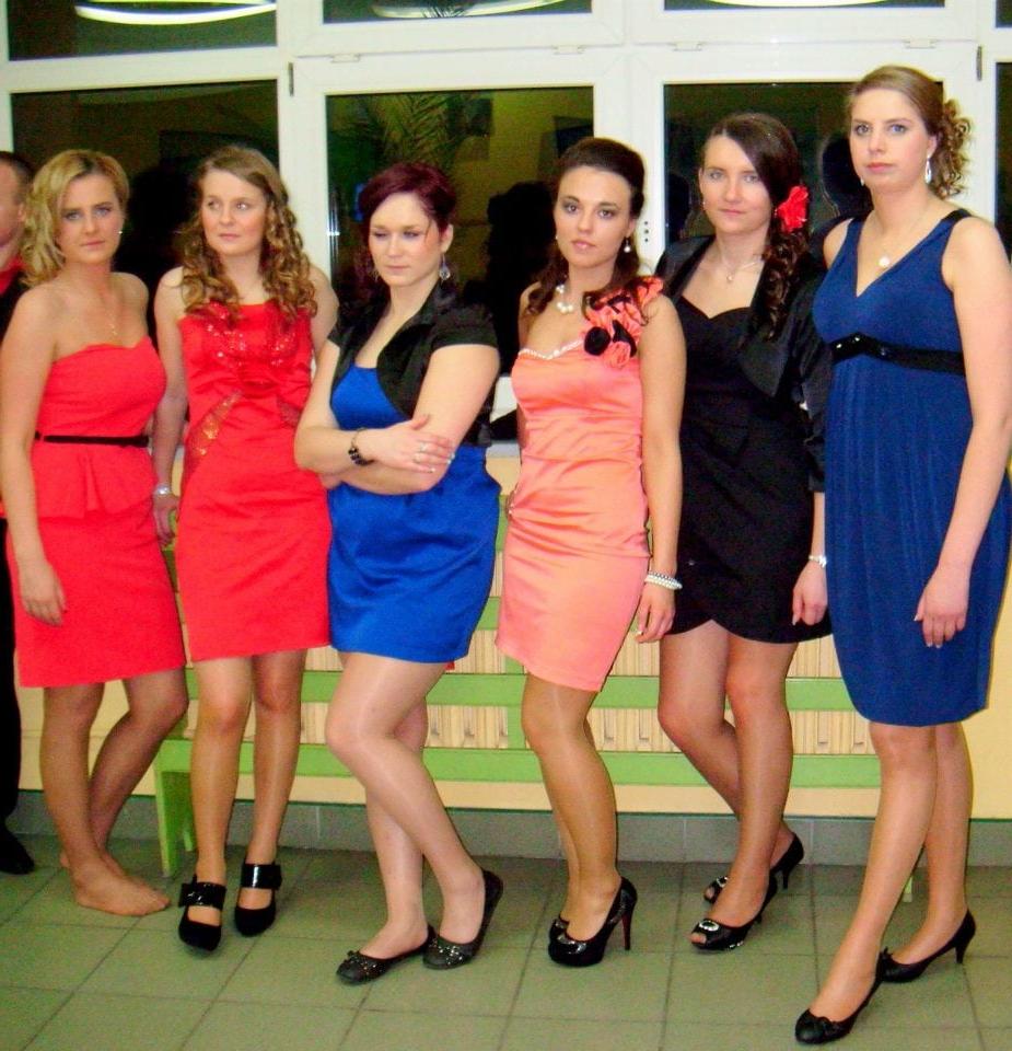 25P sexy females in tights pantyhose nylons 36