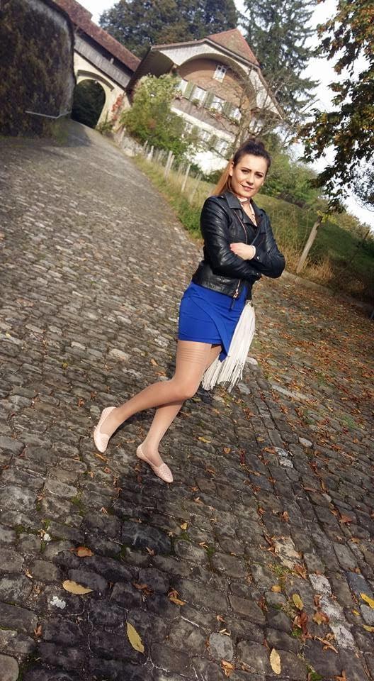 25P sexy females in tights pantyhose nylons 36