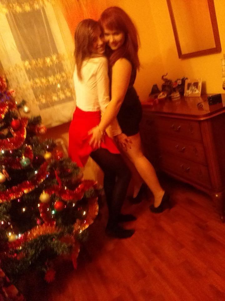 25P sexy females in tights pantyhose nylons 36