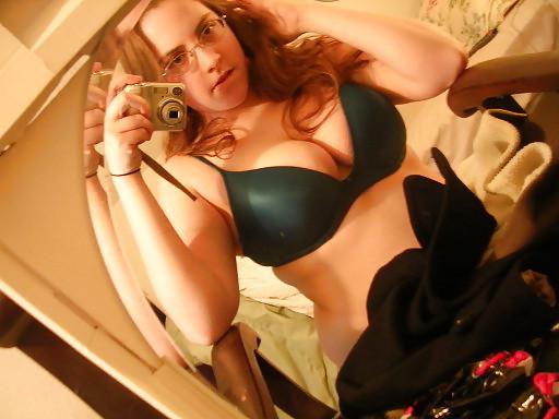 6P Random Self Shot Busty Milf