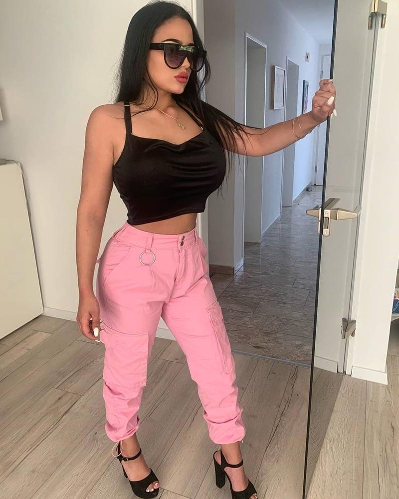 17P 19 year old super busty insta slut