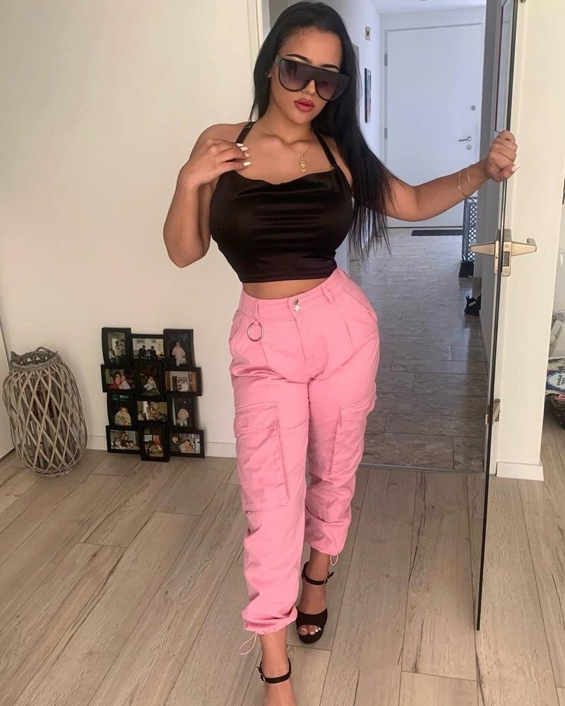 17P 19 year old super busty insta slut