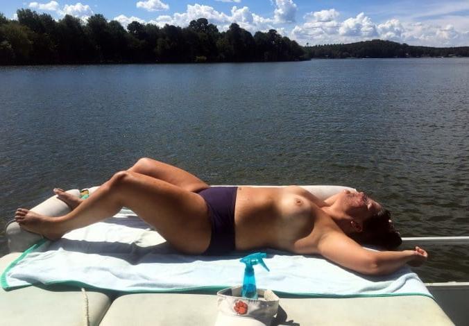 25P Matures on a boat 4