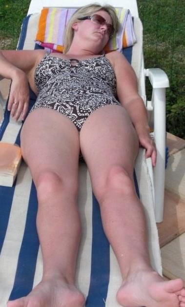25P Sexy matures in swim suits 6