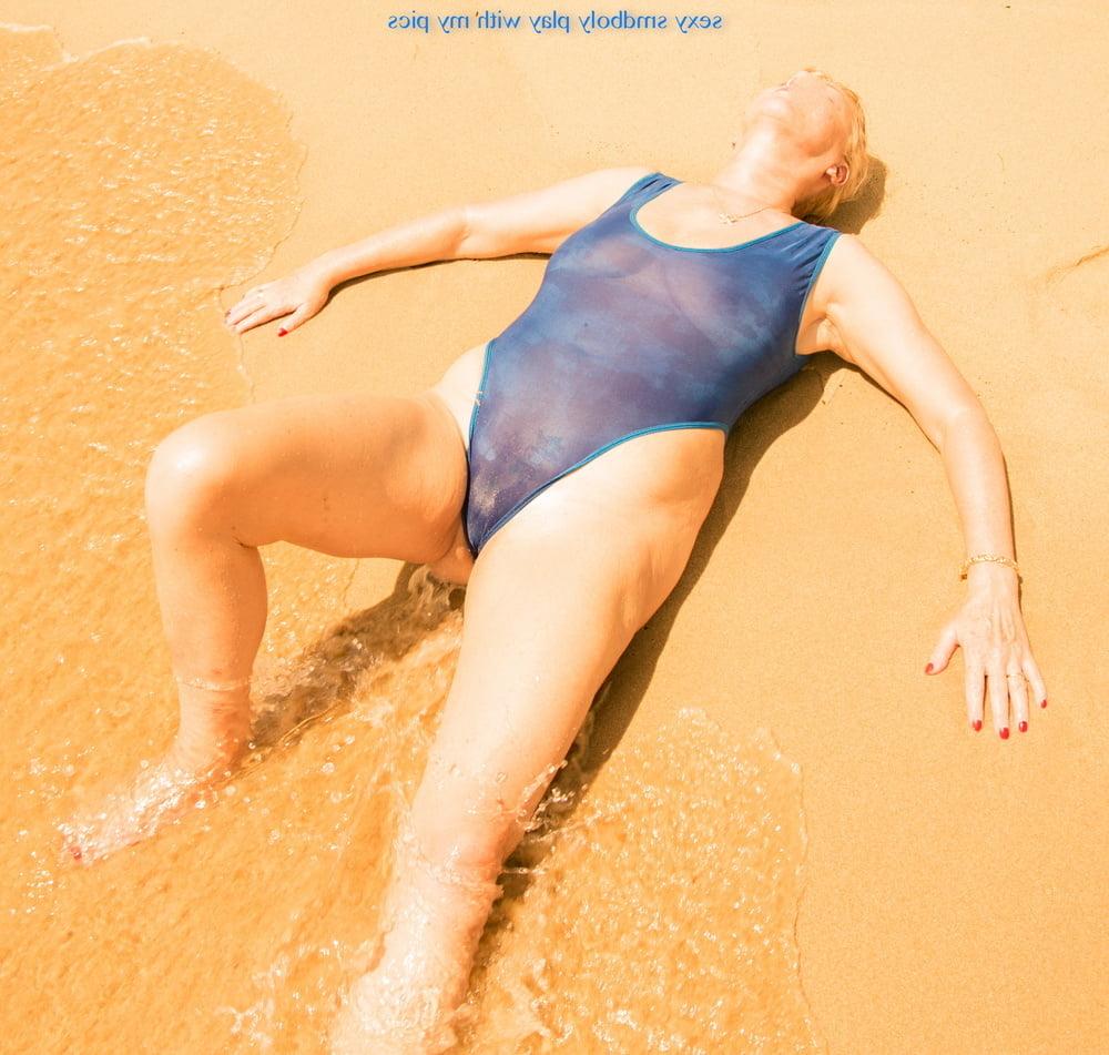 25P Sexy matures in swim suits 6