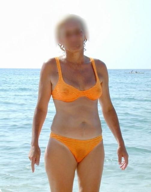 25P Sexy matures in swim suits 6