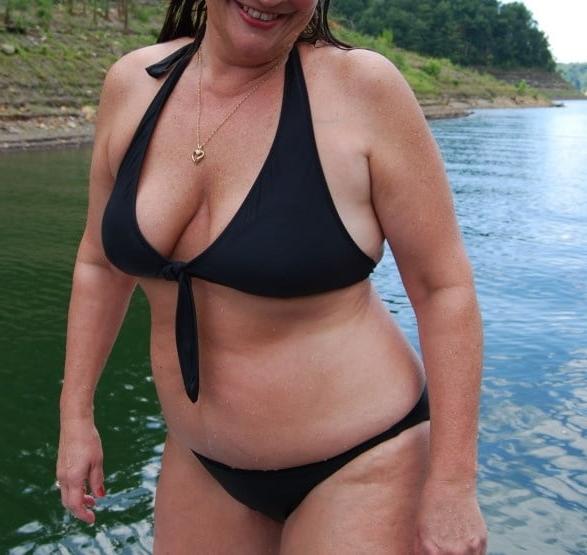25P Sexy matures in swim suits 6