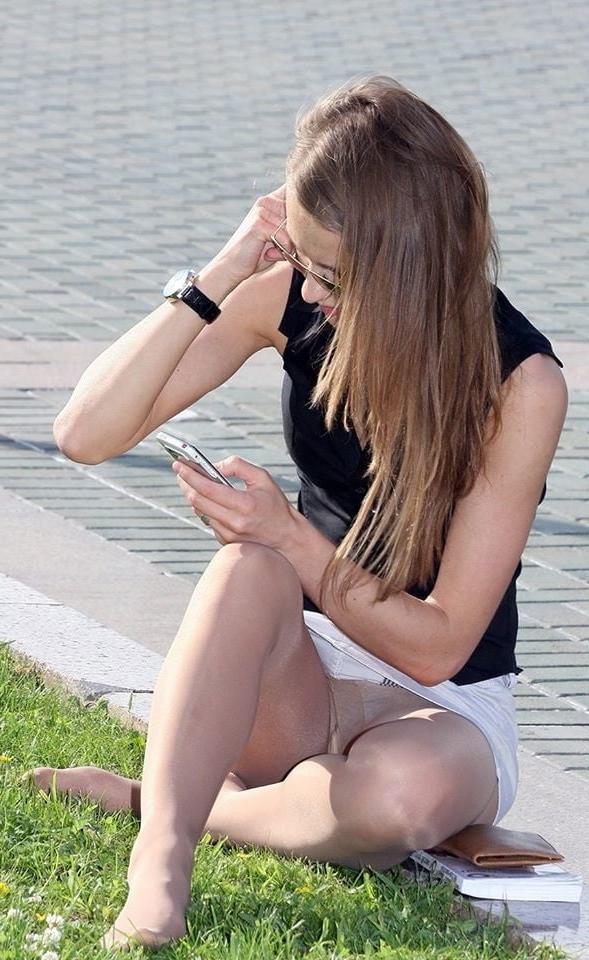 25P Upskirts pantyhose 2