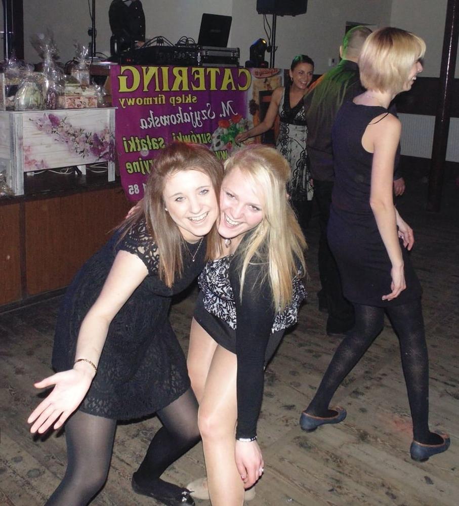 25P sexy females in tights pantyhose nylons 40