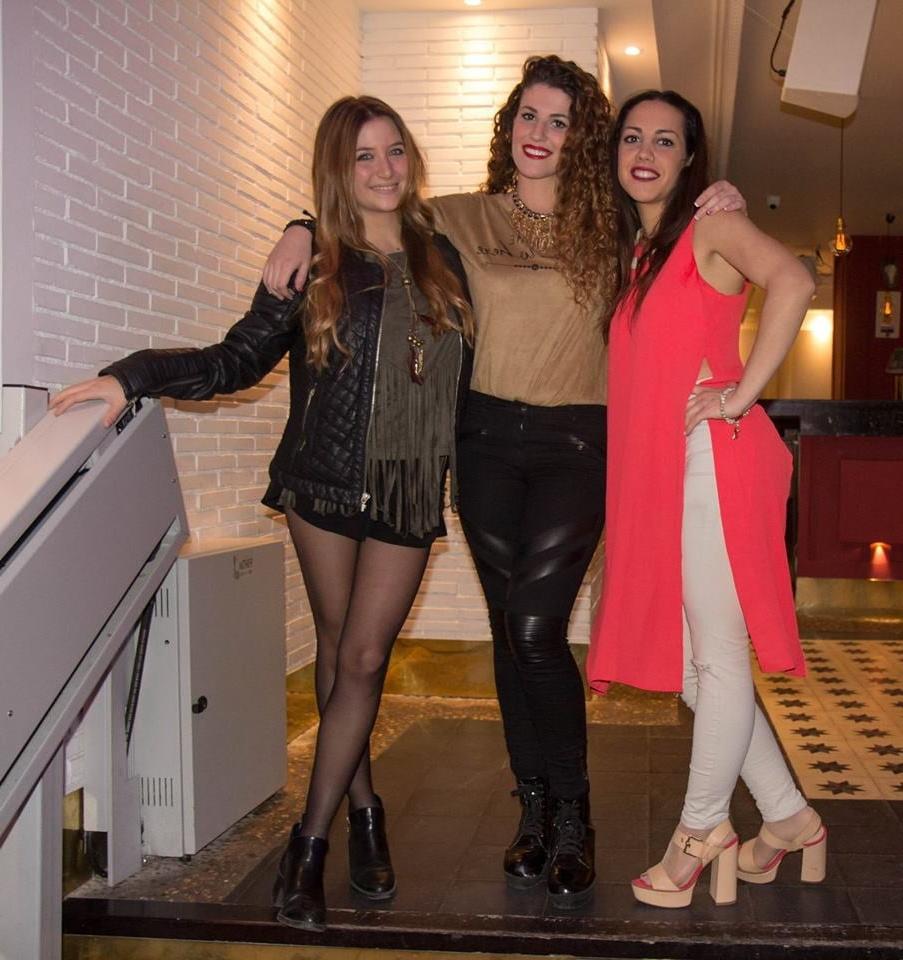 25P sexy females in tights pantyhose nylons 40