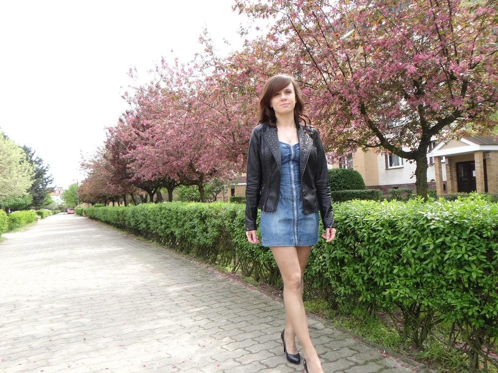 25P sexy females in tights pantyhose nylons 40