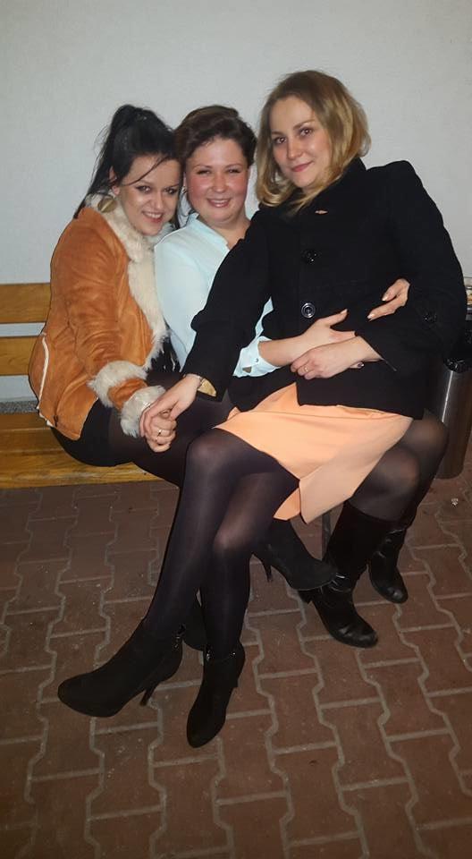 25P sexy females in tights pantyhose nylons 35