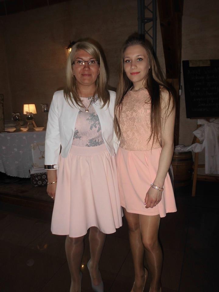 25P sexy females in tights pantyhose nylons 35
