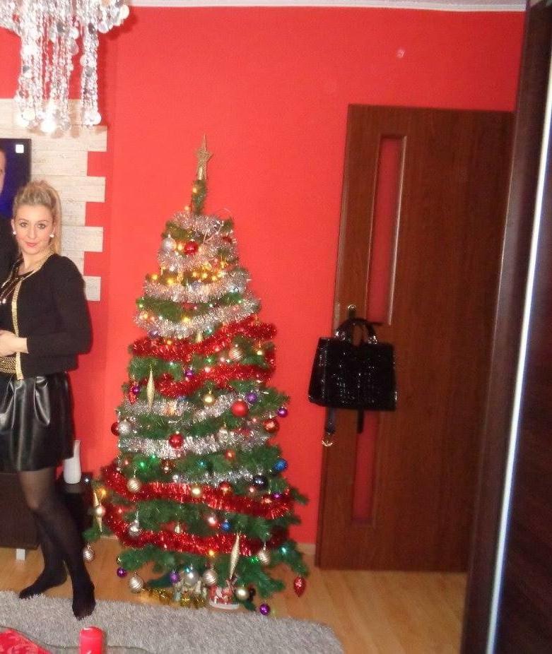25P sexy females in tights pantyhose nylons 35