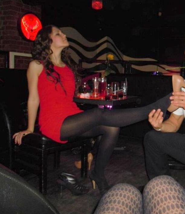 25P sexy females in tights pantyhose nylons 35