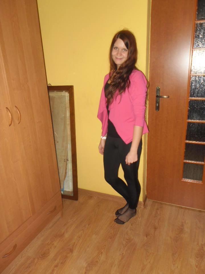25P sexy females in tights pantyhose nylons 35