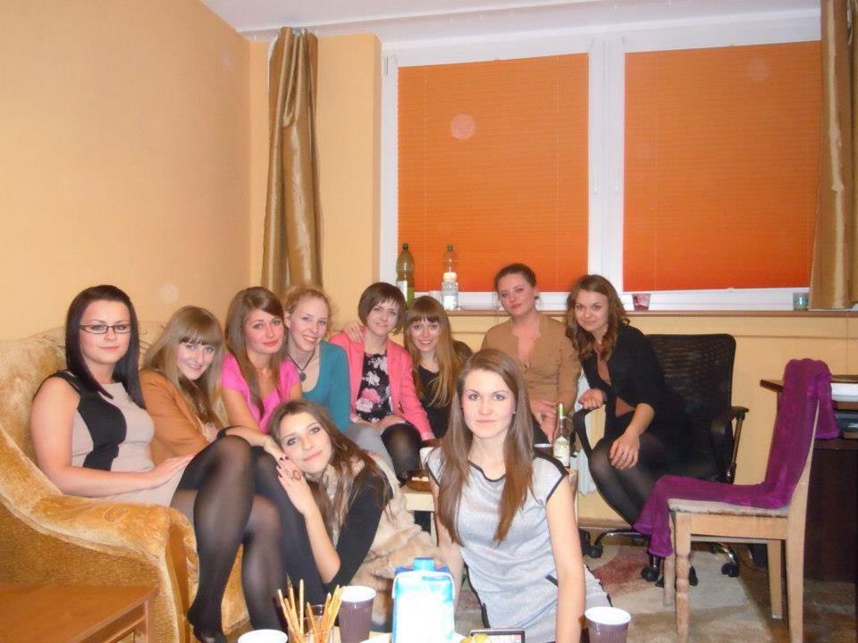 25P sexy females in tights pantyhose nylons 35