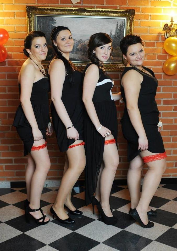 25P sexy females in tights pantyhose nylons 35