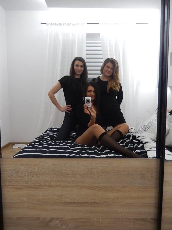 25P sexy females in tights pantyhose nylons 39