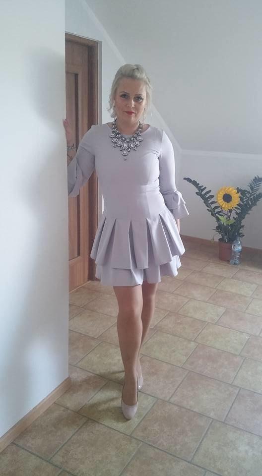 25P sexy females in tights pantyhose nylons 38