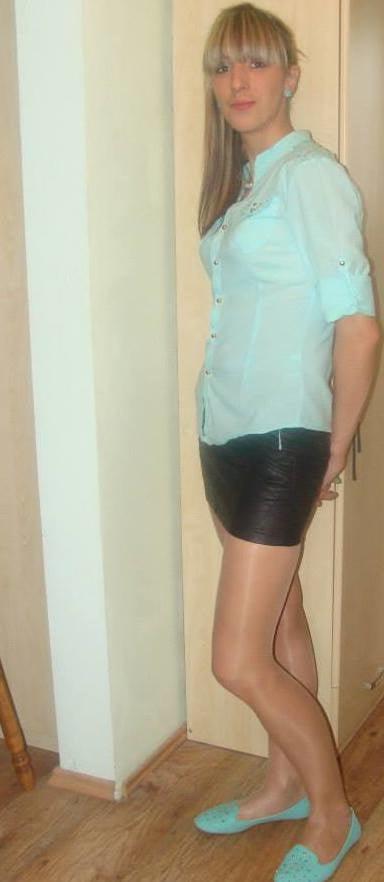 25P sexy females in tights pantyhose nylons 38
