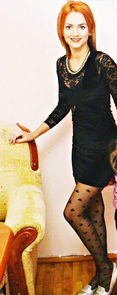 25P sexy females in tights pantyhose nylons 38