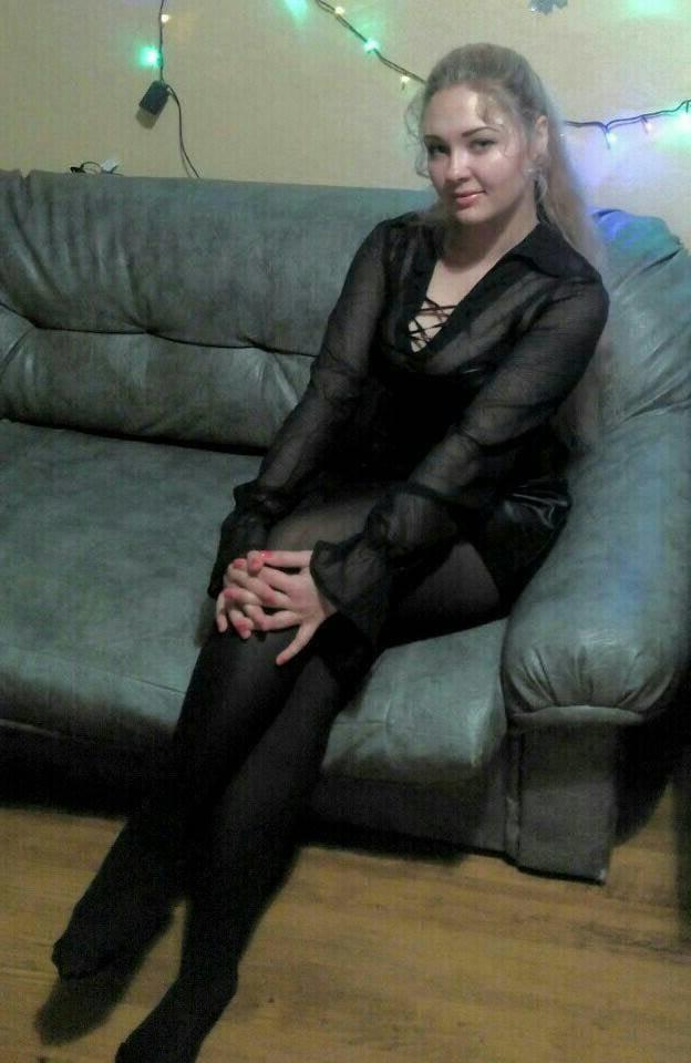 25P sexy females in tights pantyhose nylons 38