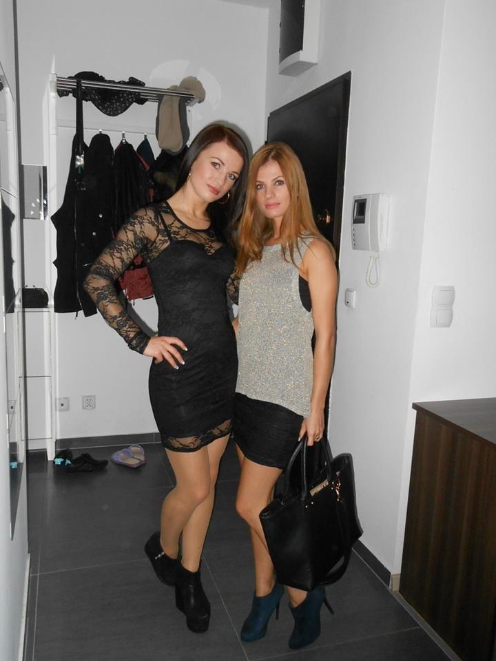 25P sexy females in tights pantyhose nylons 38