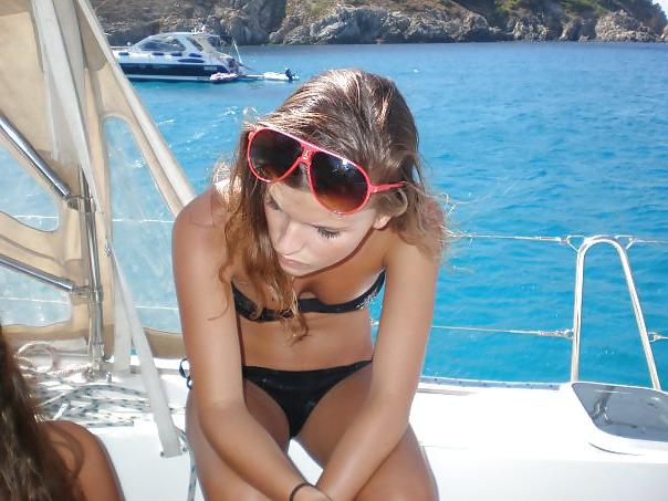 25P HORNY GERMAN BITCHES ON BEACH - COMMENT DIRTY