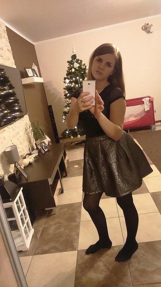 25P sexy females in tights pantyhose nylons 34