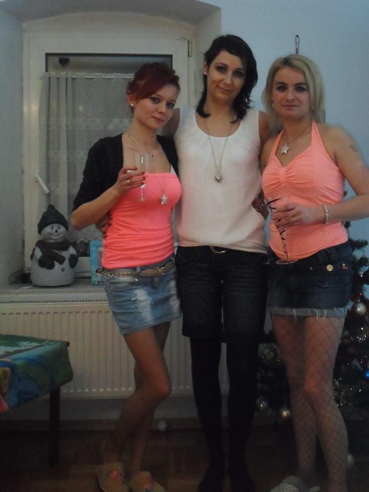 25P sexy females in tights pantyhose nylons 34
