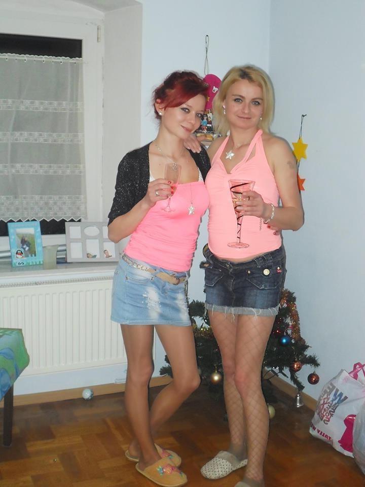 25P sexy females in tights pantyhose nylons 34