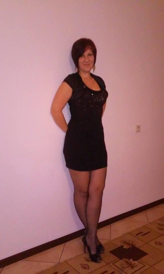 25P sexy females in tights pantyhose nylons 34