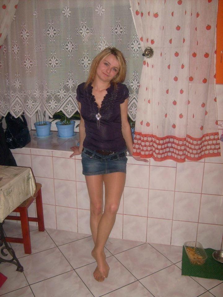 25P sexy females in tights pantyhose nylons 34