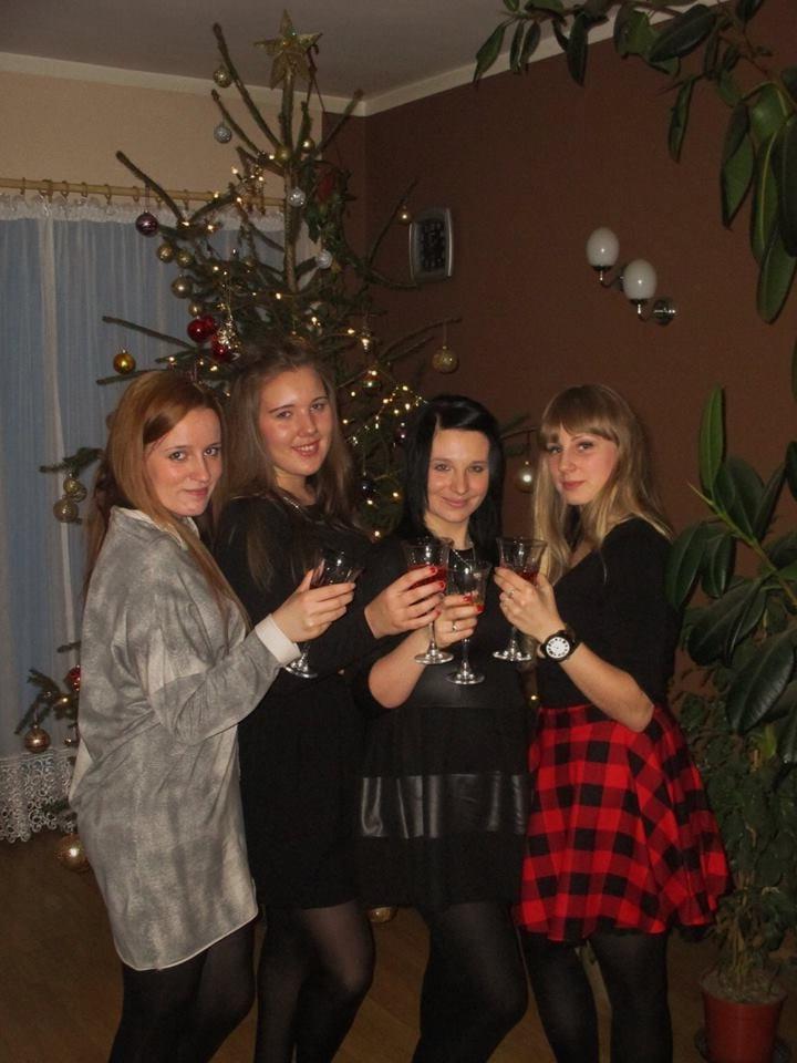 25P sexy females in tights pantyhose nylons 34