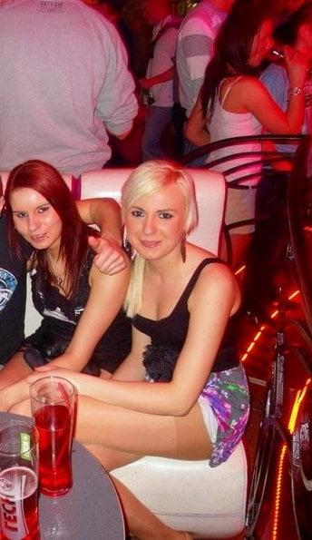 25P sexy females in tights pantyhose nylons 34