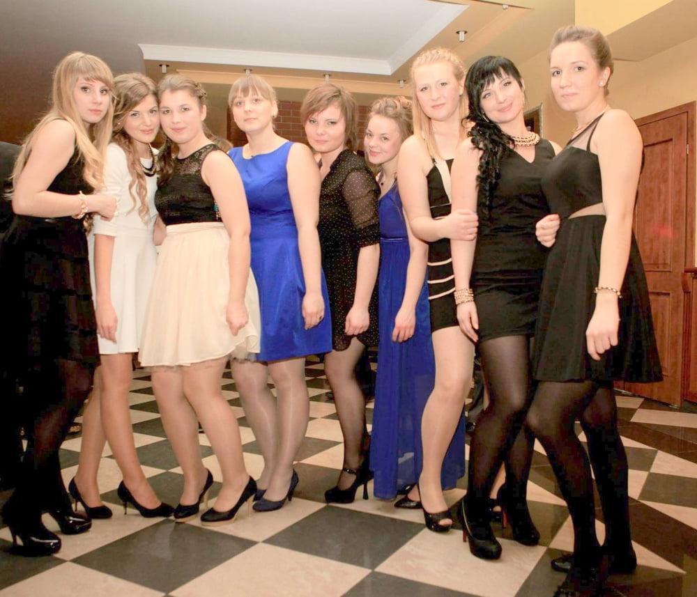 25P sexy females in tights pantyhose nylons 34