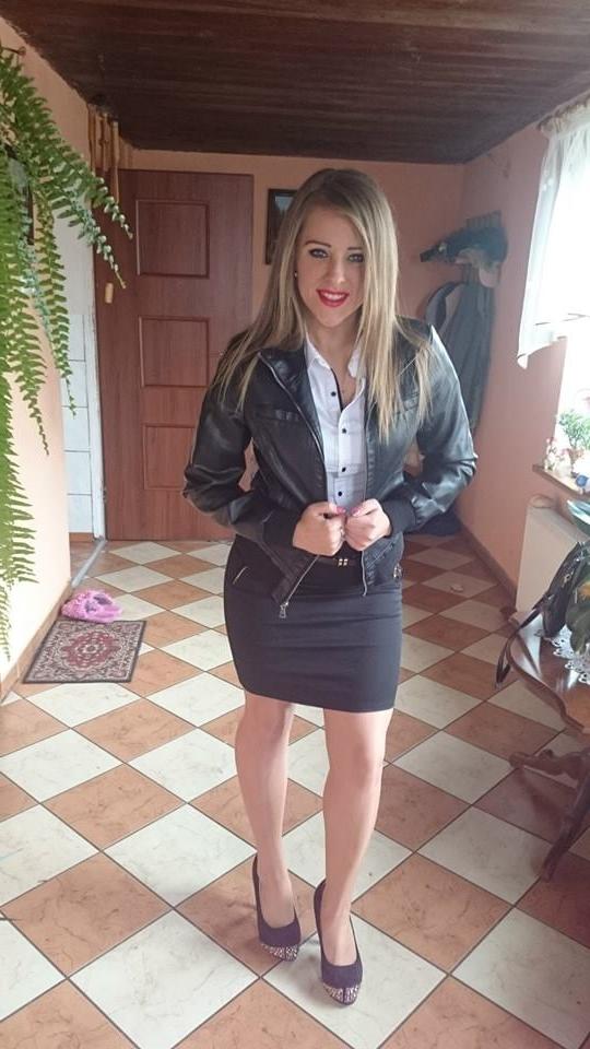 25P sexy females in tights pantyhose nylons 29