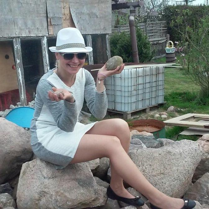 25P sexy females in tights pantyhose nylons 29