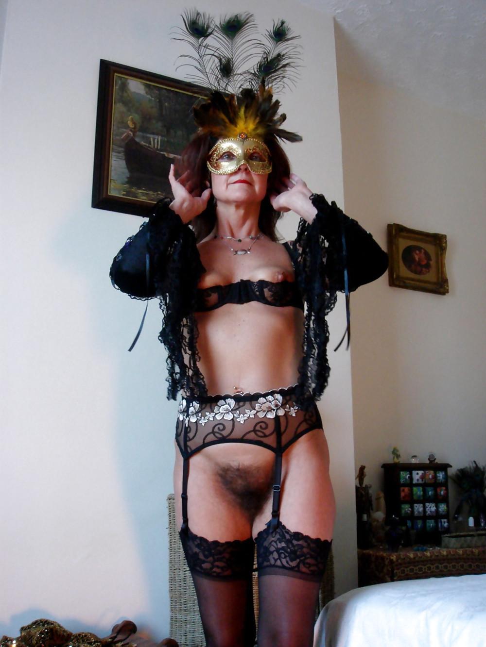 25P French hairy mature