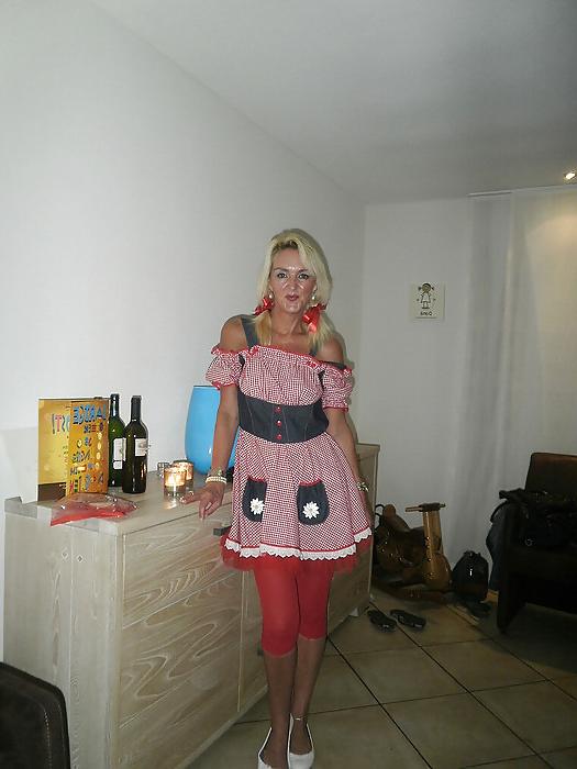 23P My friends sexy and old dirty mom comments please