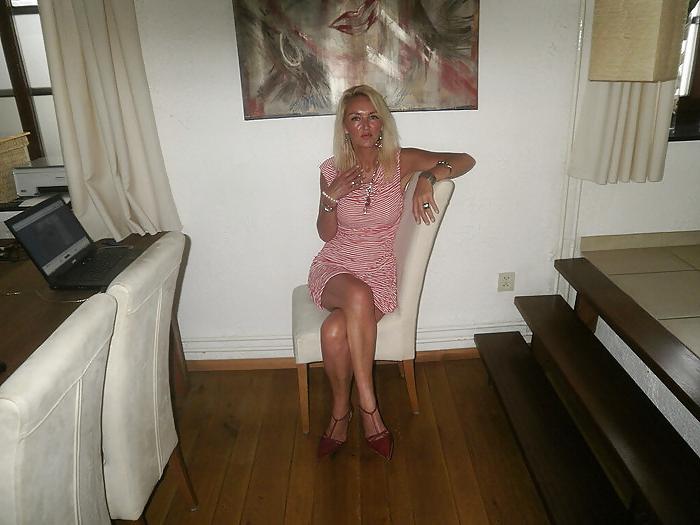 23P My friends sexy and old dirty mom comments please