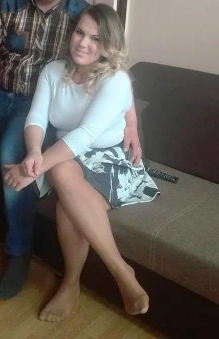 25P sexy females in tights pantyhose nylons 31