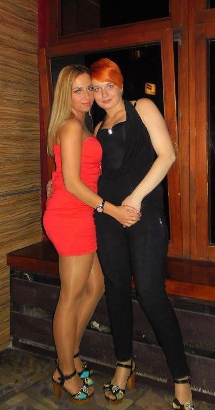 25P sexy females in tights pantyhose nylons 31