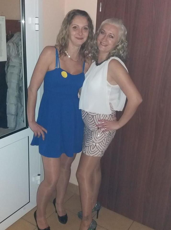 25P sexy females in tights pantyhose nylons 31