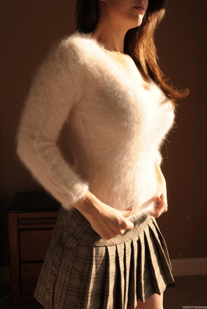 25P Non-Nude Busty Babes 66