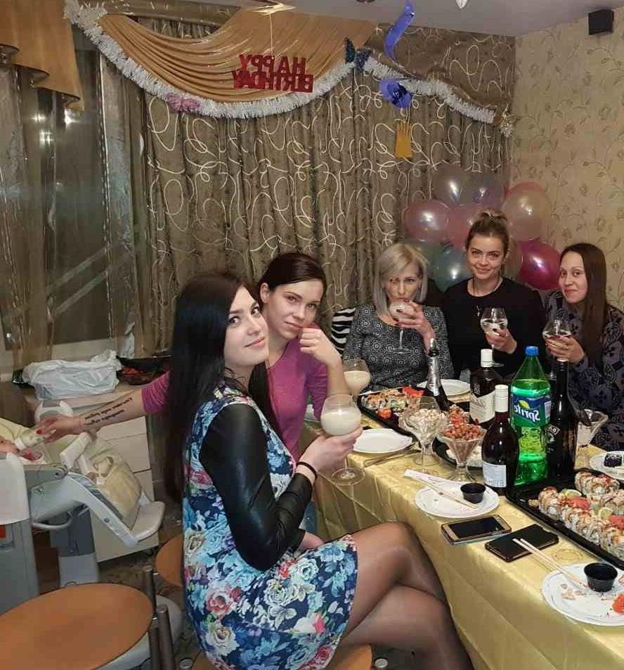 25P sexy females in tights pantyhose nylons 27