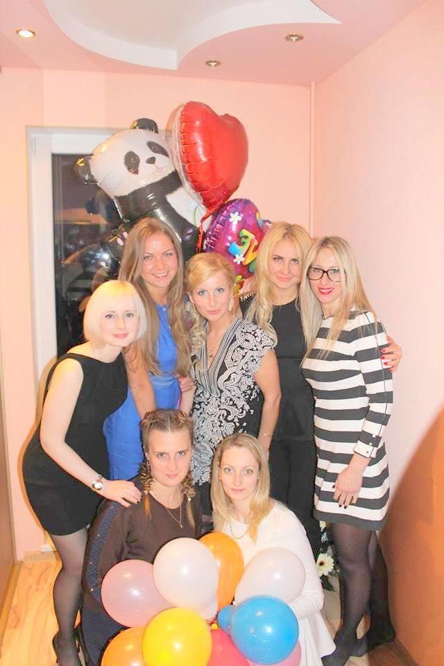 25P sexy females in tights pantyhose nylons 27