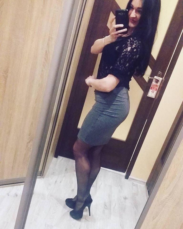 25P sexy females in tights pantyhose nylons 30